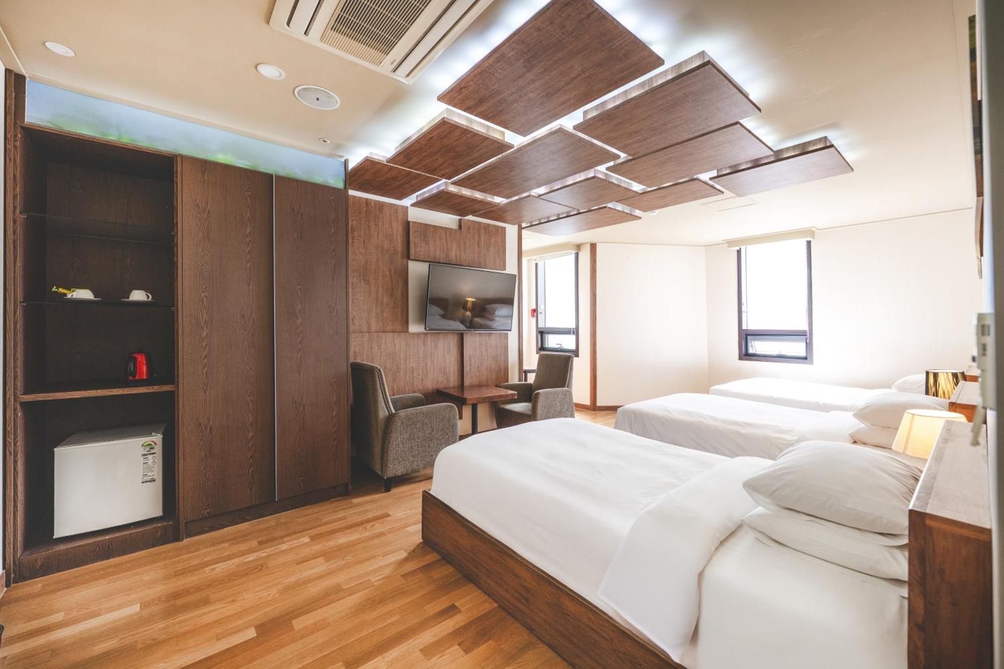 בוסאן Sunset Hotel חדר תמונה