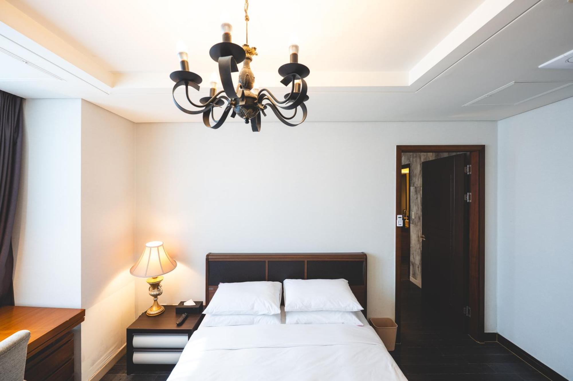 בוסאן Sunset Hotel חדר תמונה