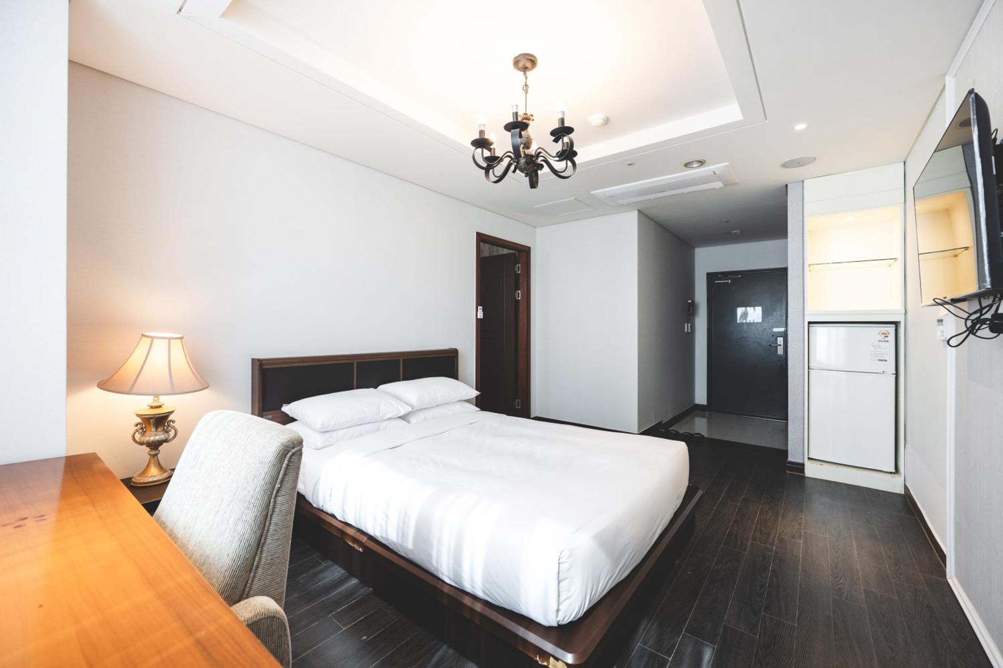 בוסאן Sunset Hotel חדר תמונה