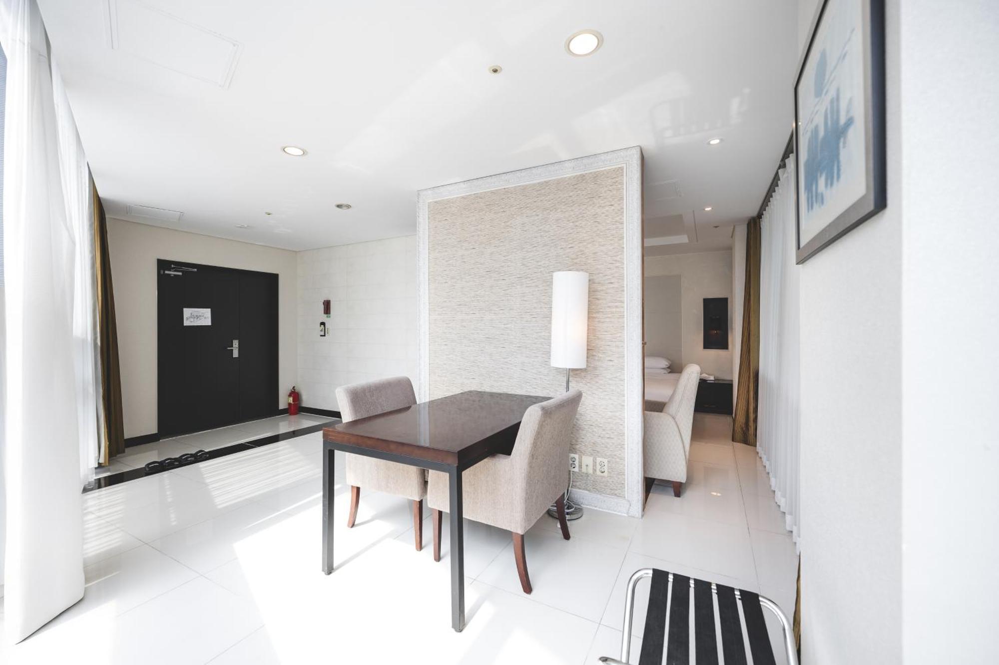 בוסאן Sunset Hotel חדר תמונה